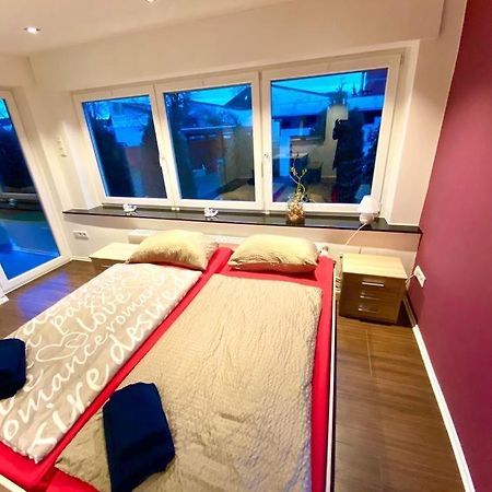 Beautiful Suites In The Center Of ギュータースロー エクステリア 写真