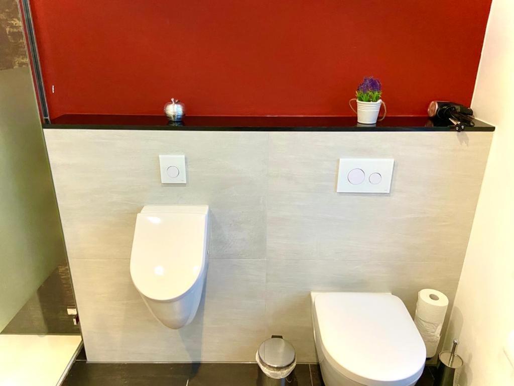 Beautiful Suites In The Center Of ギュータースロー エクステリア 写真