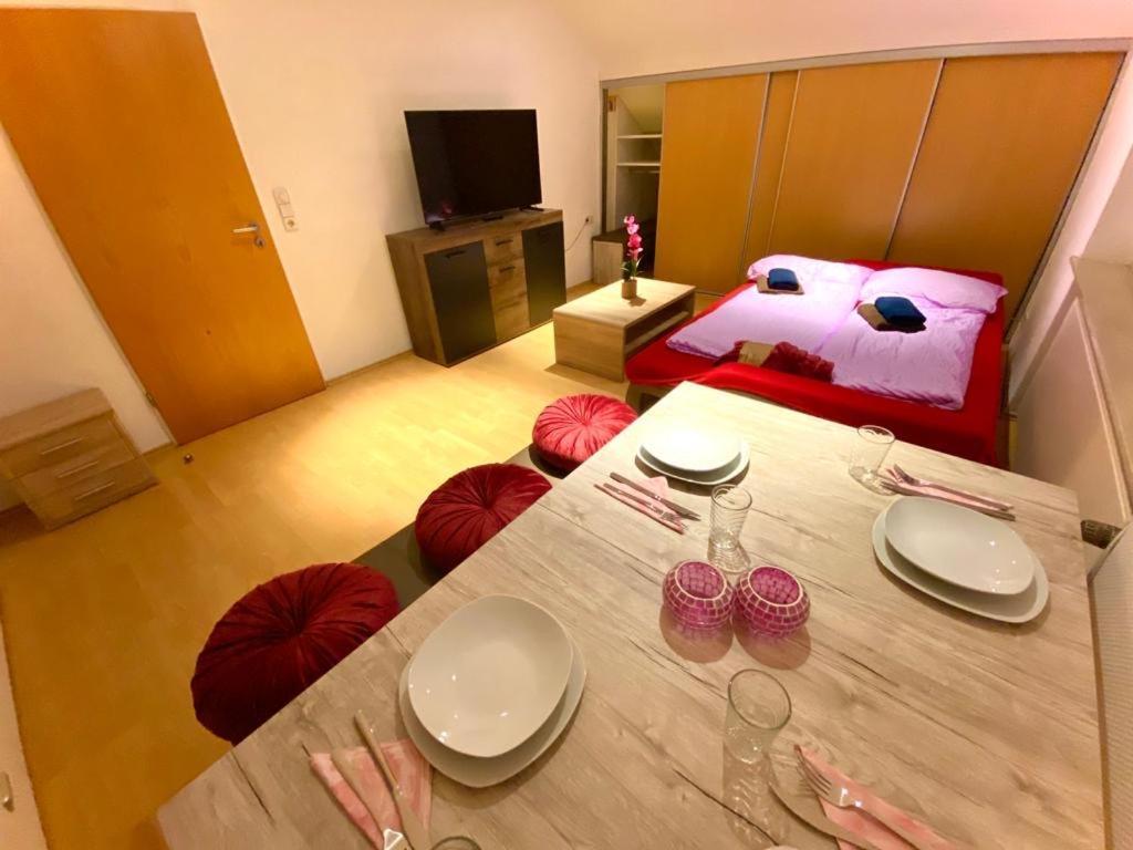 Beautiful Suites In The Center Of ギュータースロー エクステリア 写真