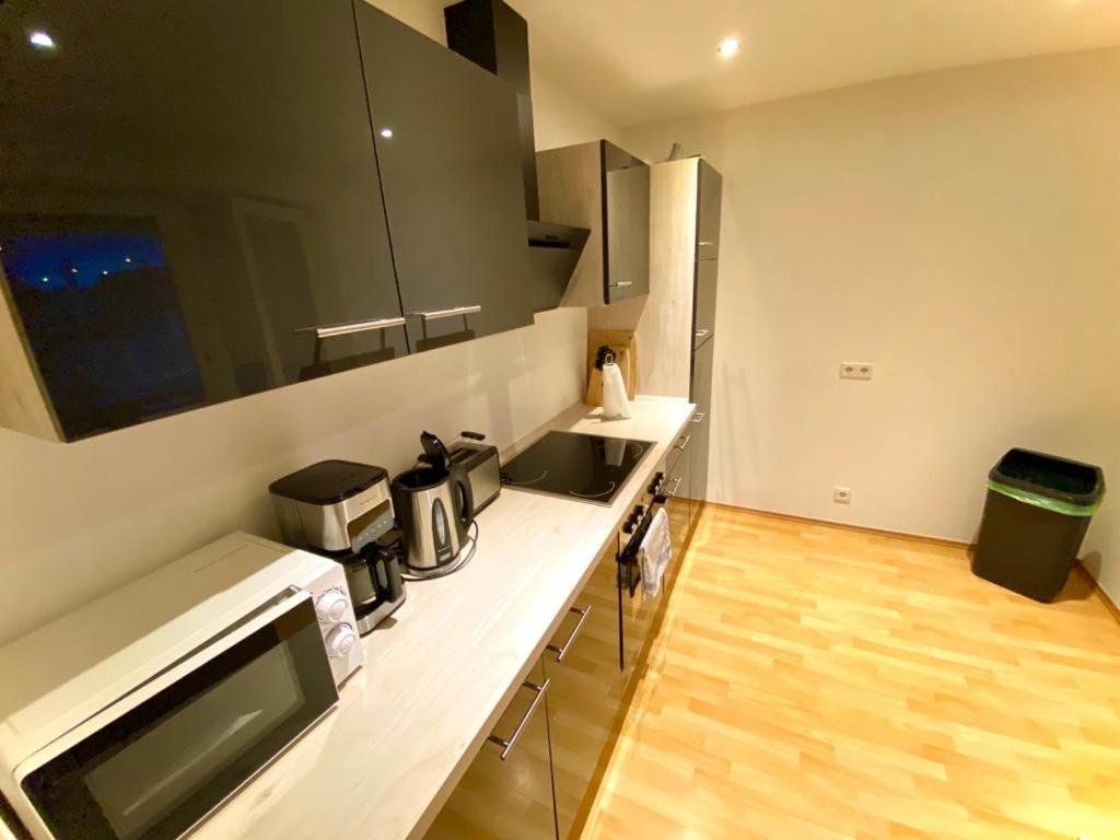 Beautiful Suites In The Center Of ギュータースロー エクステリア 写真